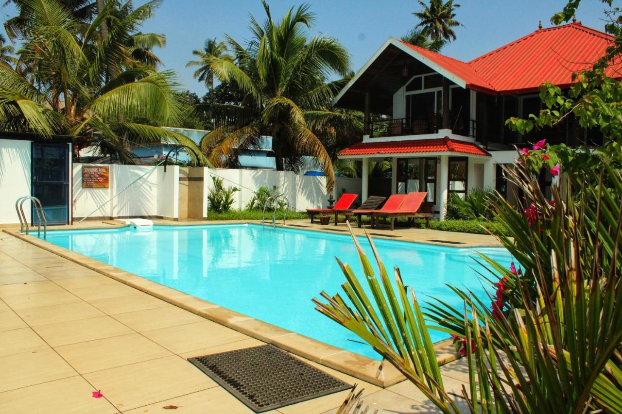 Petit Elephant Hotel Cherai Beach Exterior photo